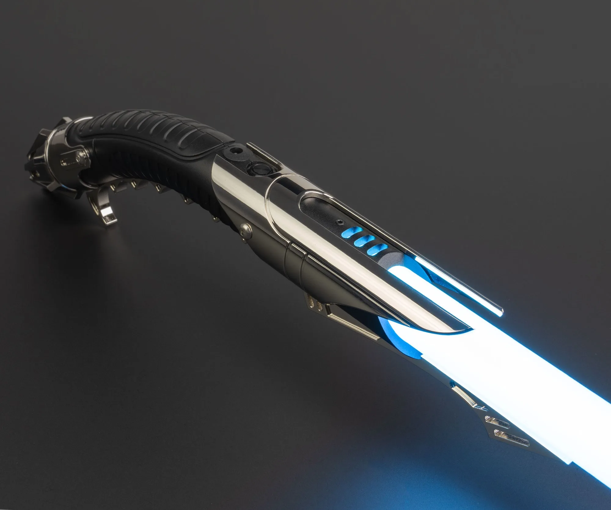 SaberForge Unveils Legacy Hunter: The Next Evolution in Elite Combat Sabers