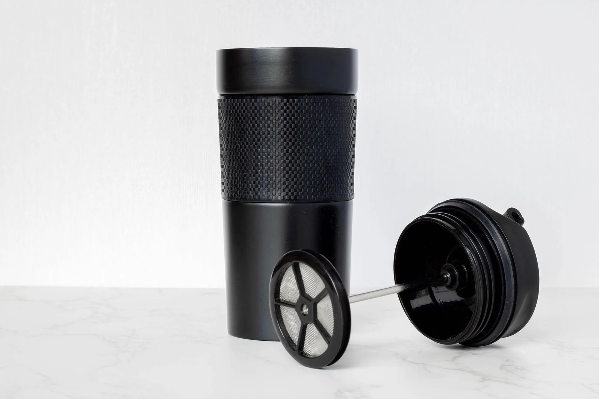 How to Use a Coffee Press Travel Mug for Fresh Brew