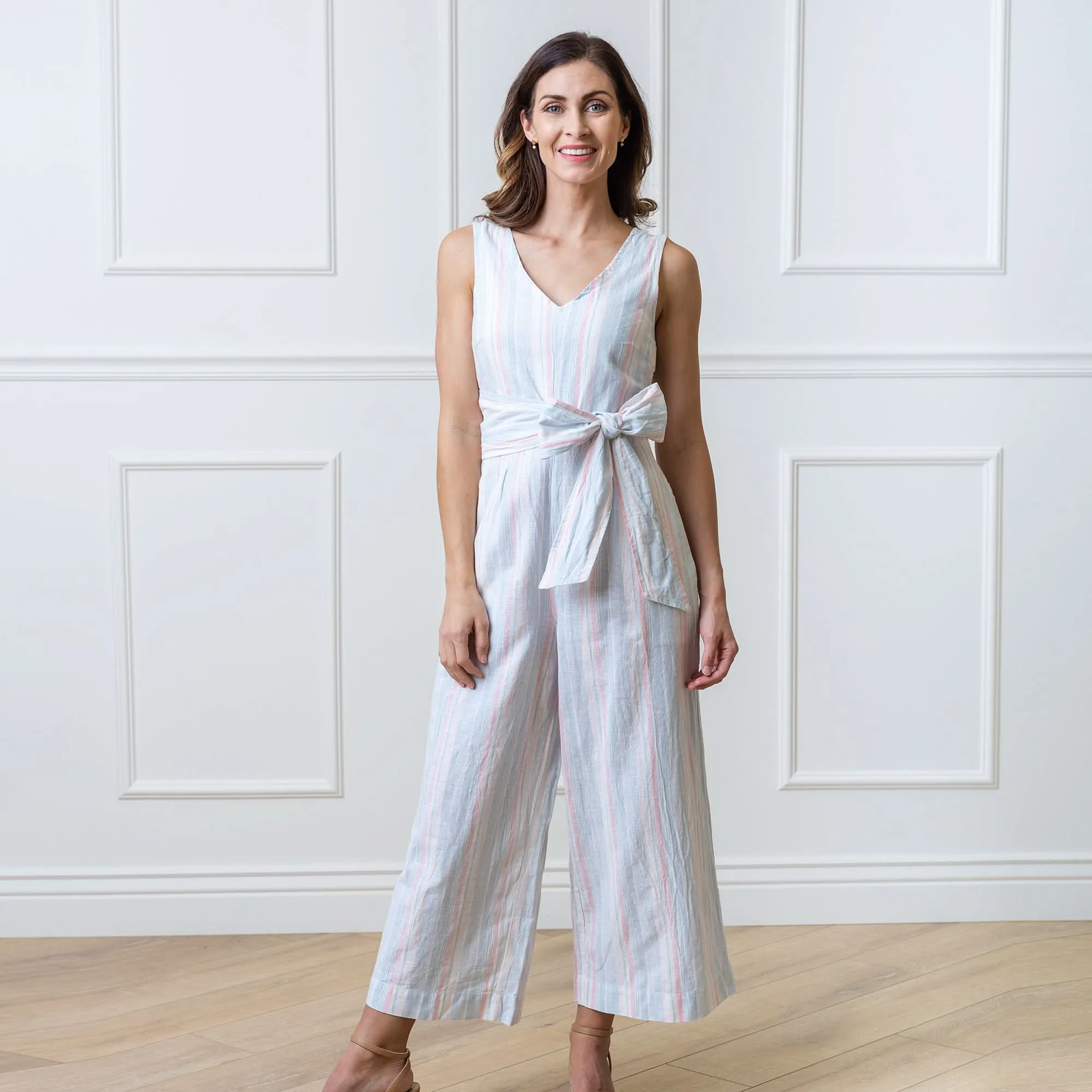 Jumpsuit mit Taillenband und weitem Bein