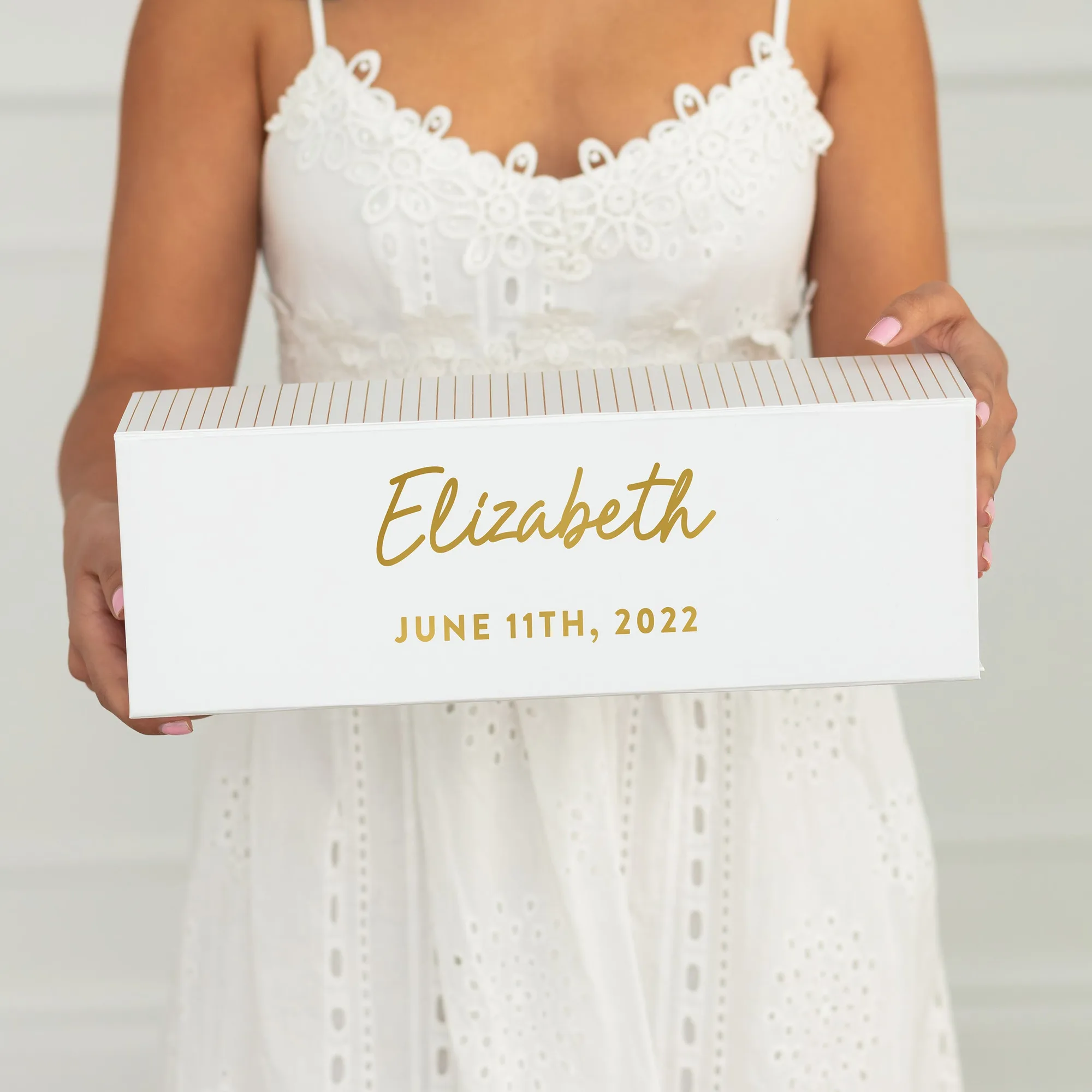 Scatola regalo vino bianco personalizzata con coperchio magnetico - Carattere script