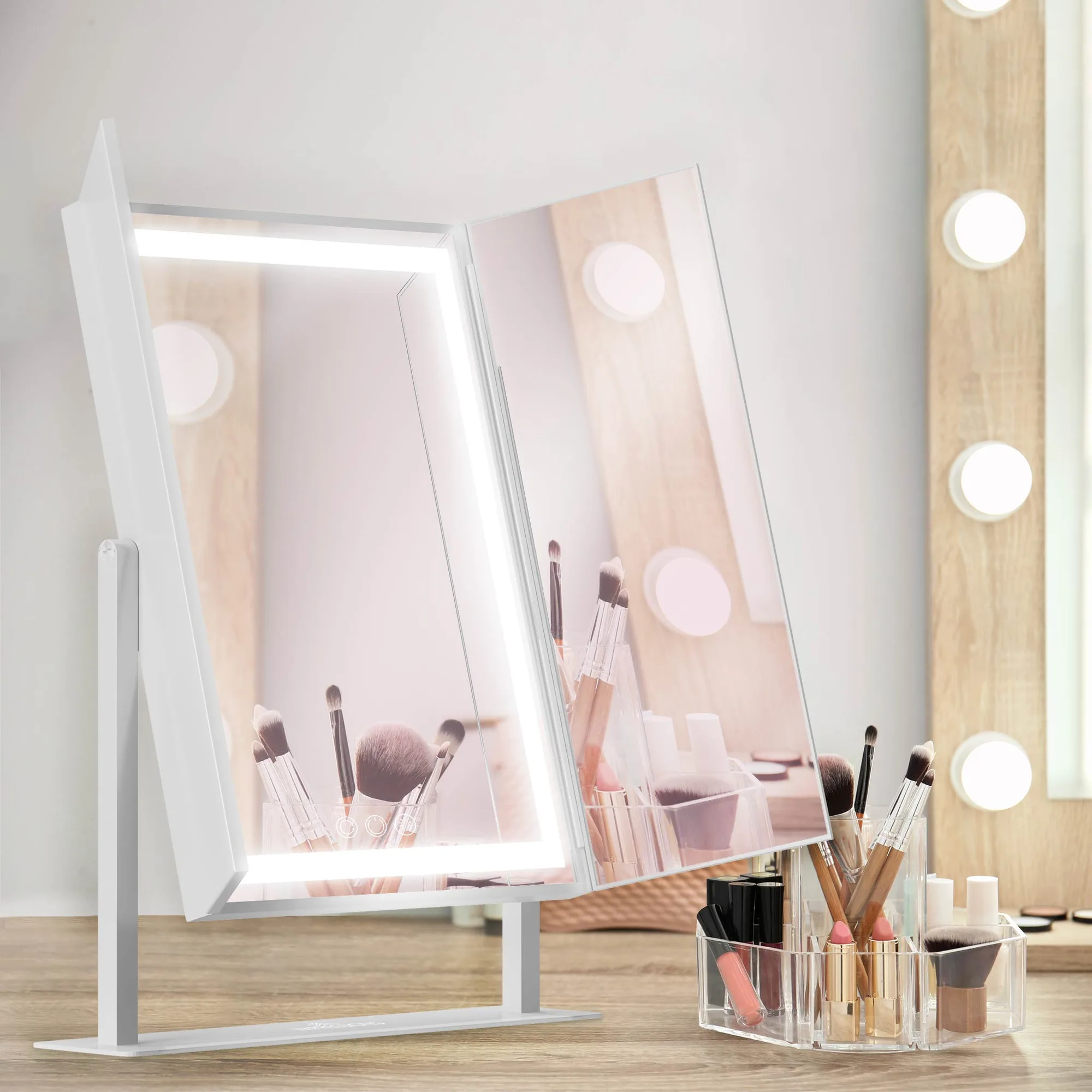 LED Makeup Mirrors: How They Improve Your Makeup Application