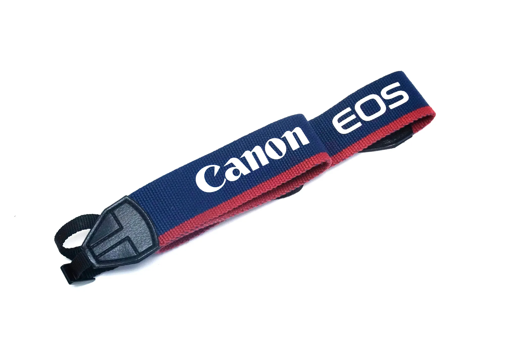 حزام Canon العريض القديم مقابل الحزام القياسي: الفروق الرئيسية
