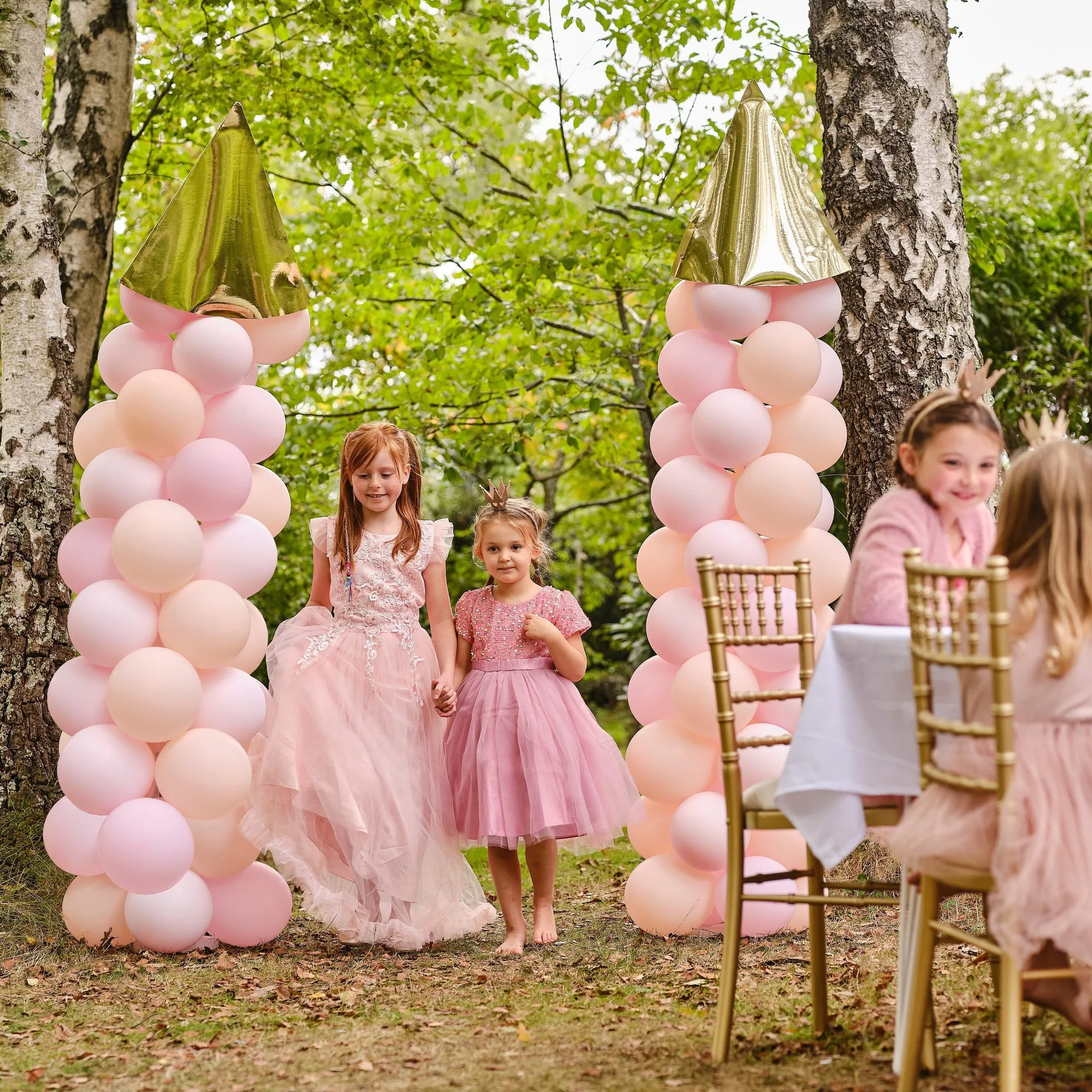 Fiesta de princesa para niños: adorno de tarta, arco de globos y decoración
