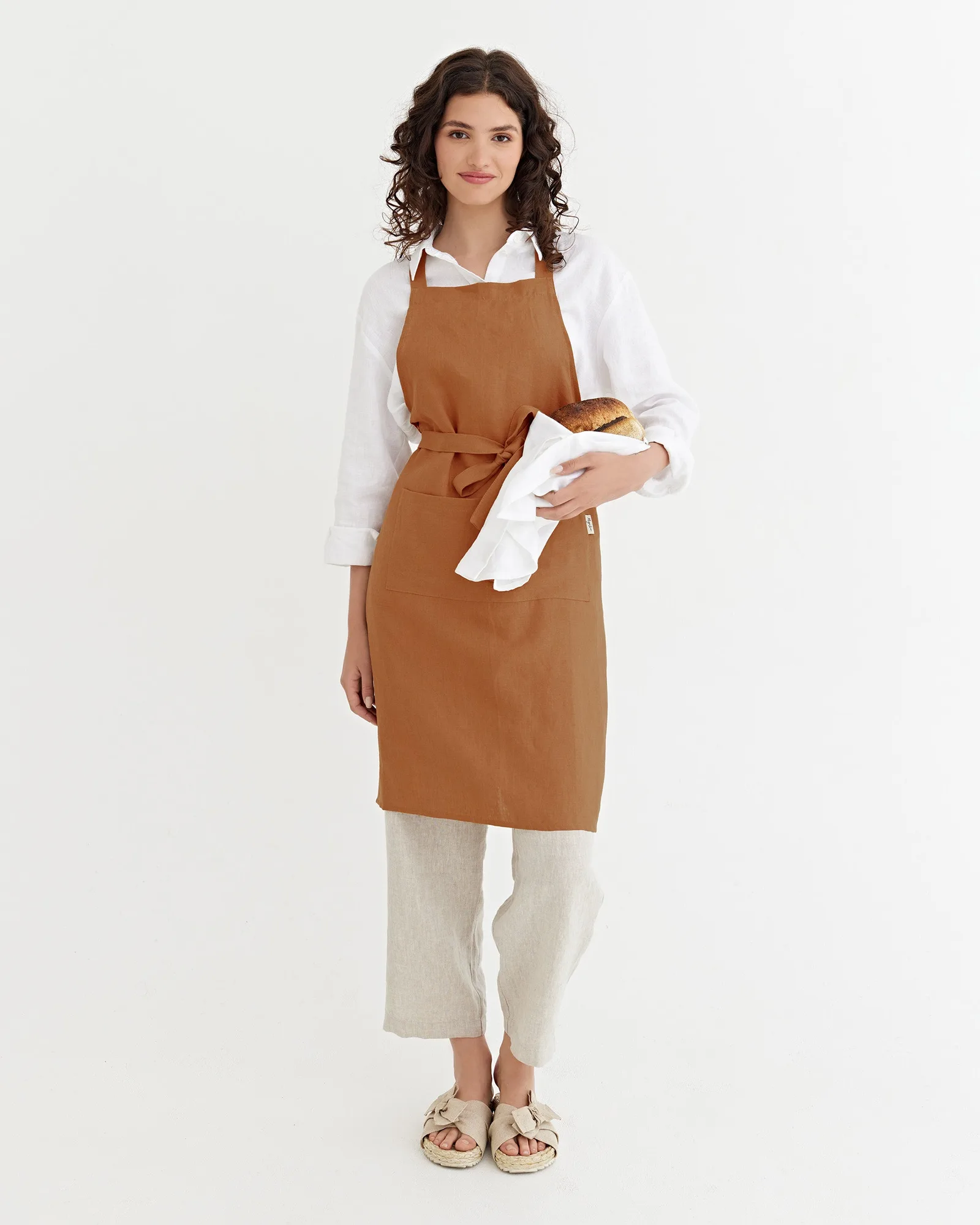 Linen Aprons: Essential for Home Chefs and Bakers