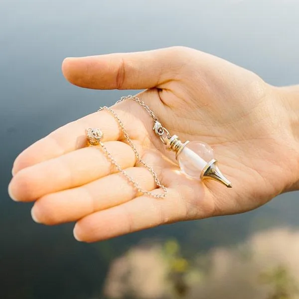 Rose Quartz vs Rhodonite: Choosing Your Ideal Love Crystal