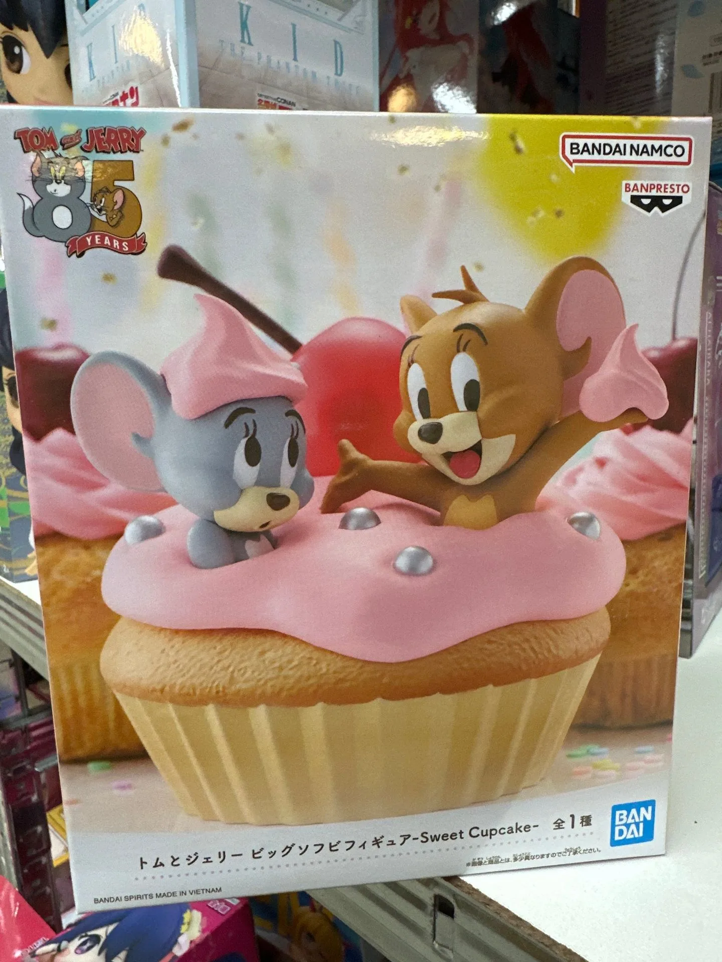 Jak zarámovat a pověsit anime plakáty bez poškození