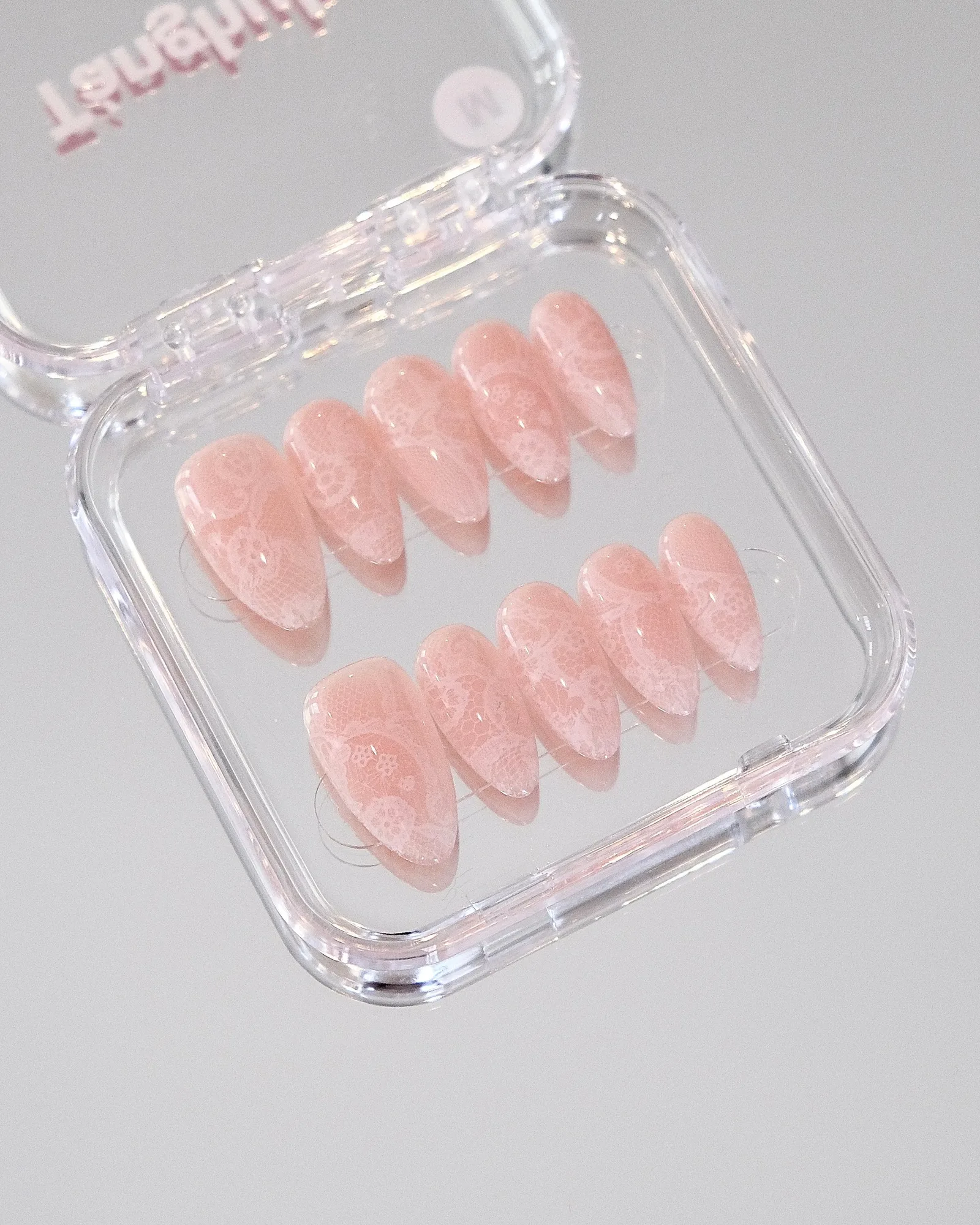 As unhas de pressão danificam as unhas naturais? Mitos desmentidos