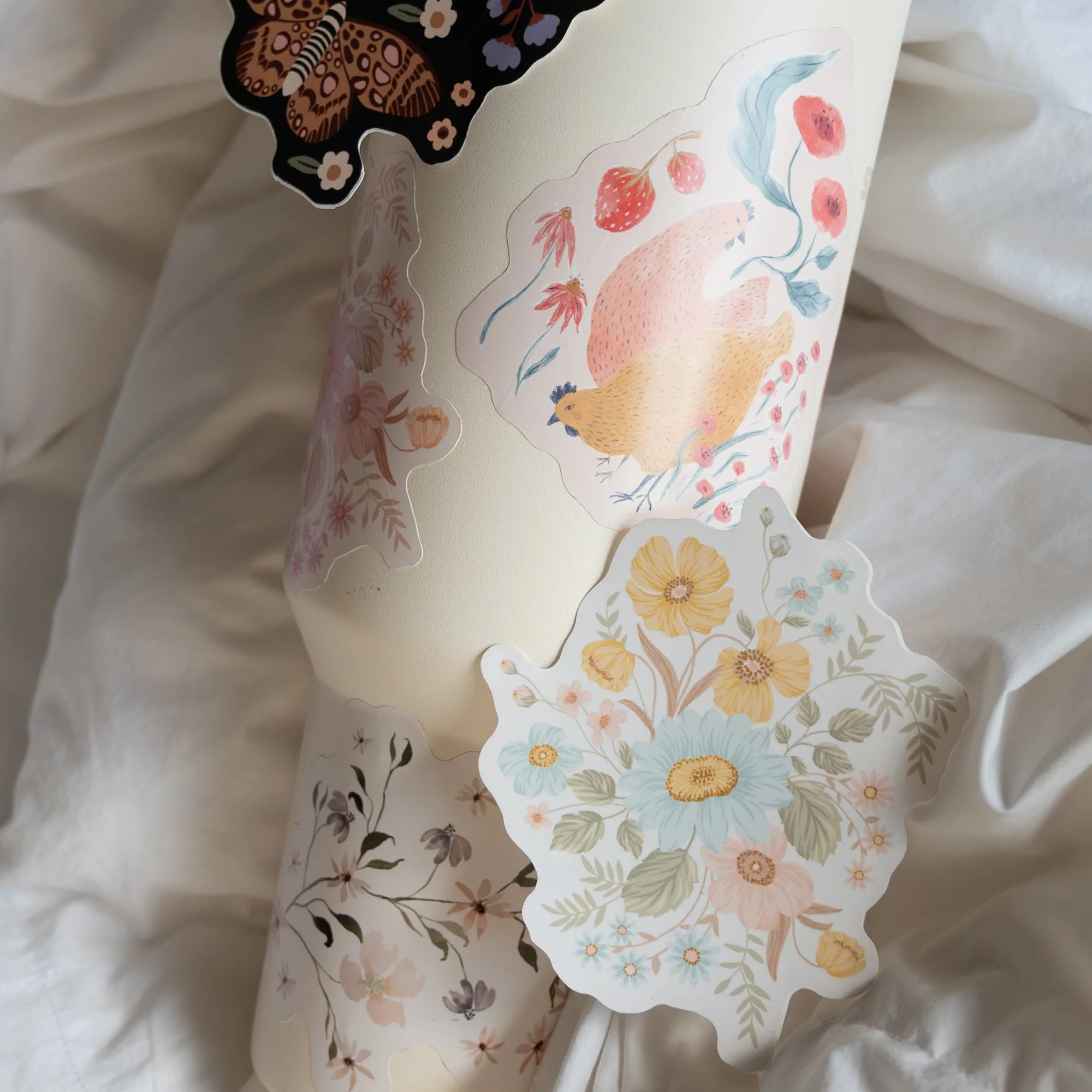 hope&plum patroonstickers aanbrengen op een draagzak