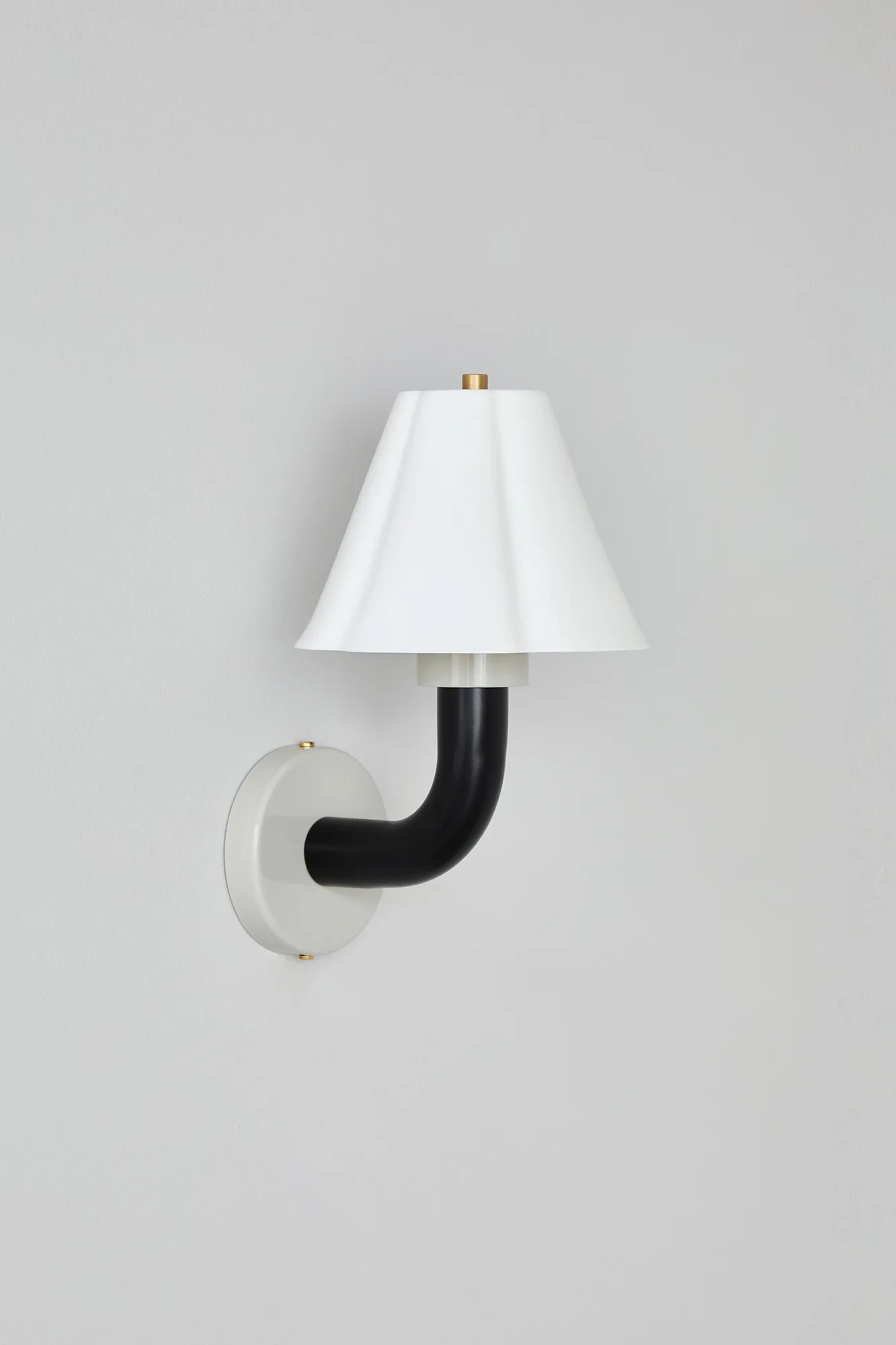 Picture Light Buying Guide: How to Illuminate Wall Art with British Craftsmanship