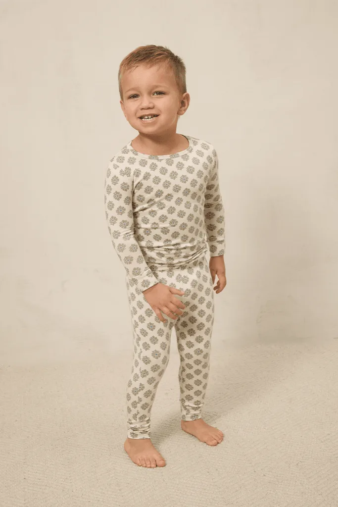 Panduan Baju Tidur Balita: Thistle Block vs. Rose Toile