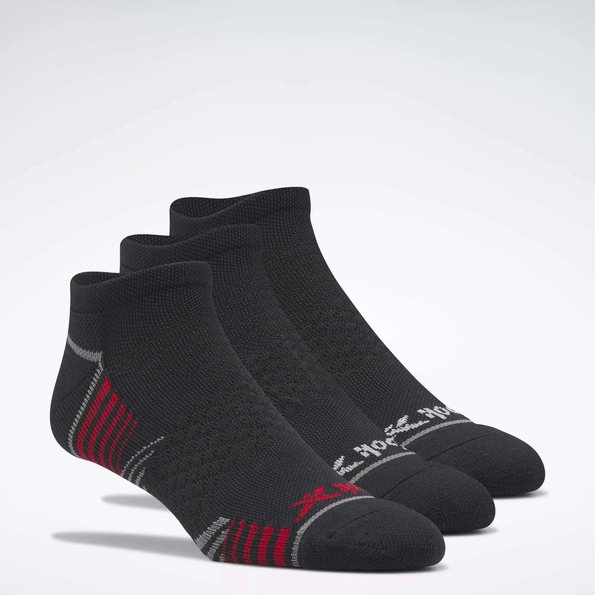 Zone Cushion vs Performance Nylon Socks:どちらのReebokソックス?