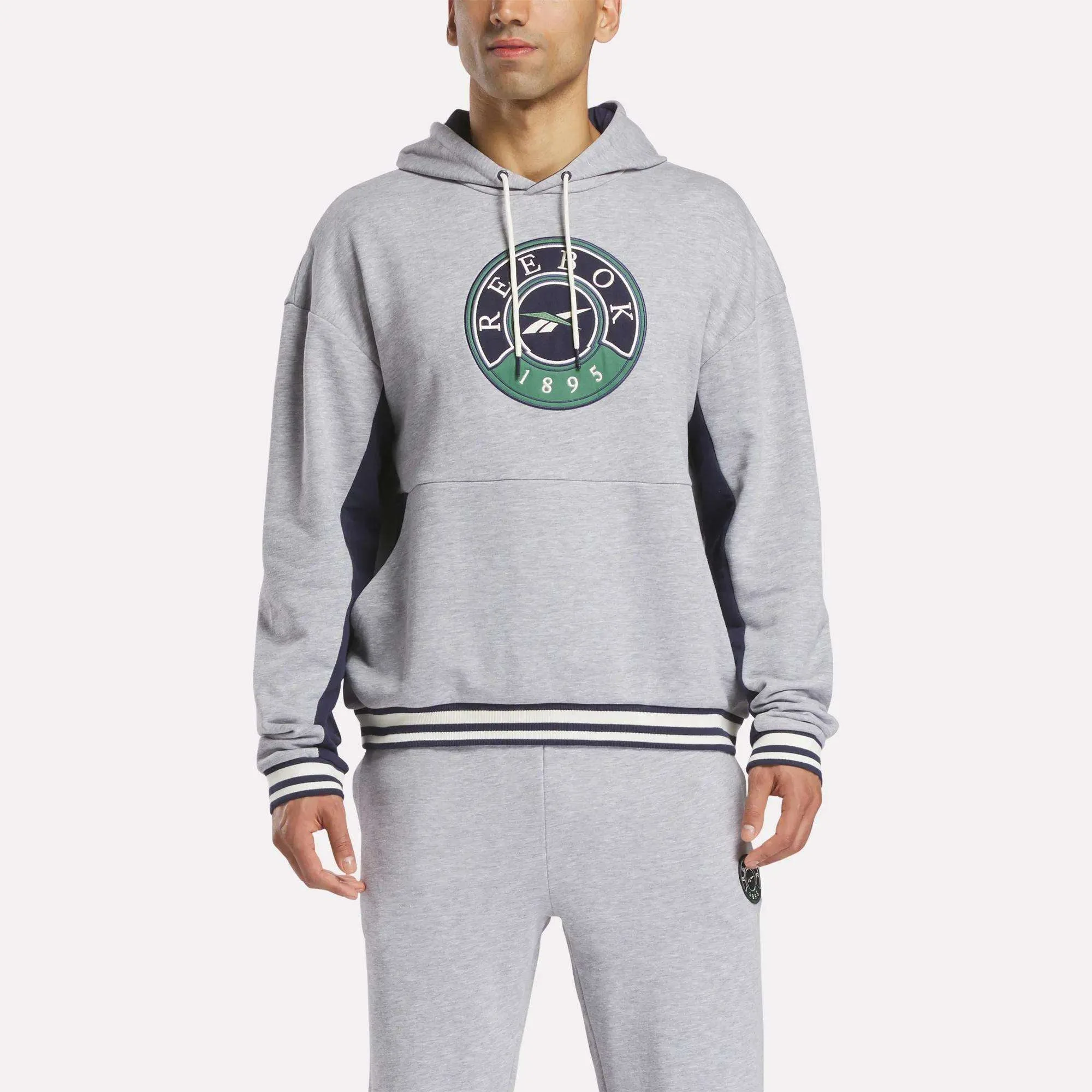 Guía de compra de sudaderas Reebok: ¿Qué estilo se adapta a tu entrenamiento?
