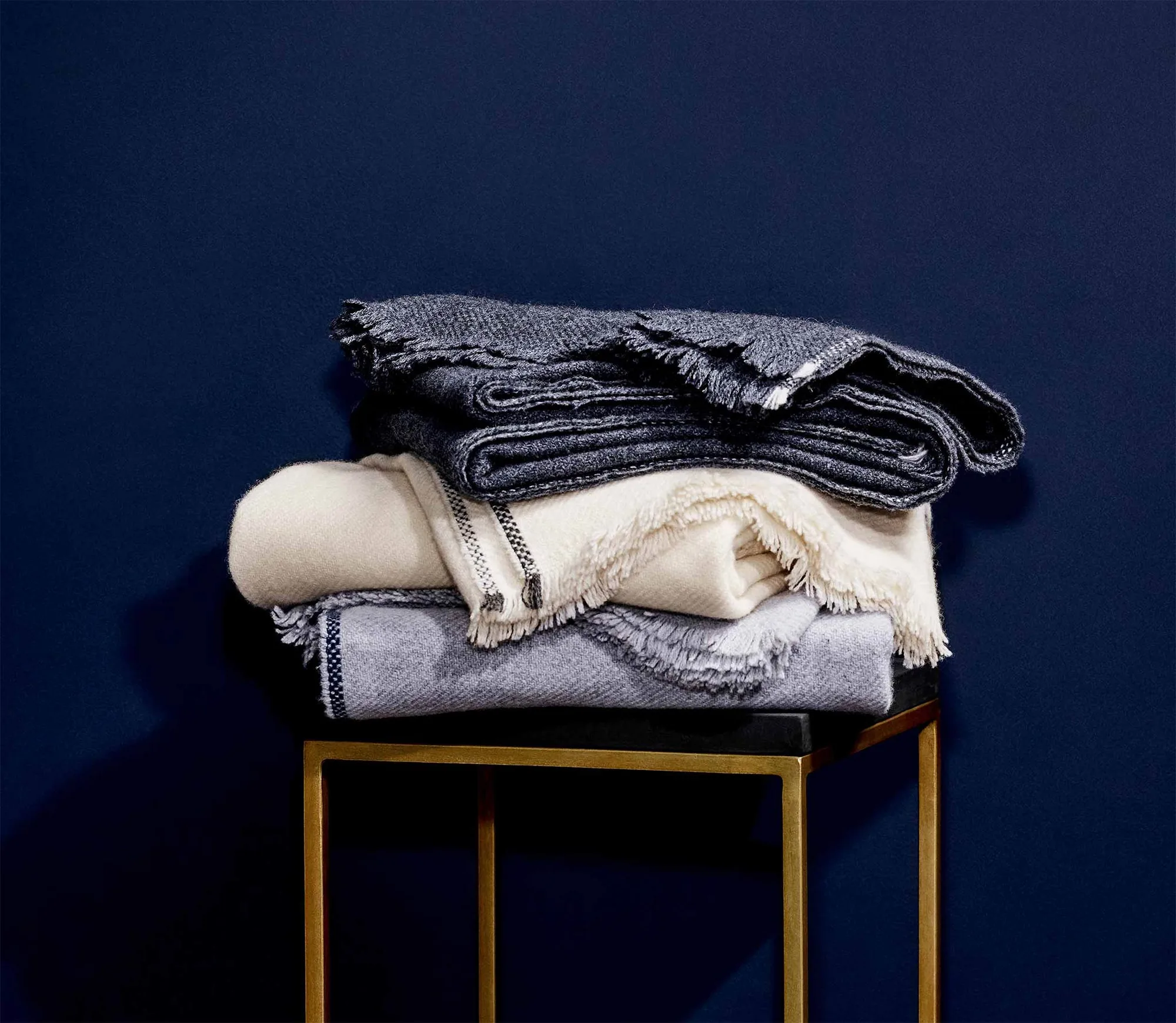Edge Stripe Throw