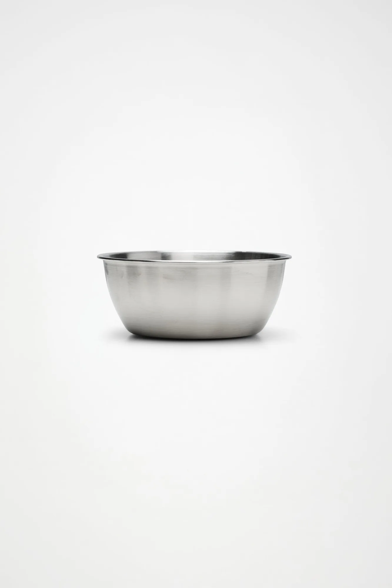 How to Clean Stainless Steel Bowls and Plates