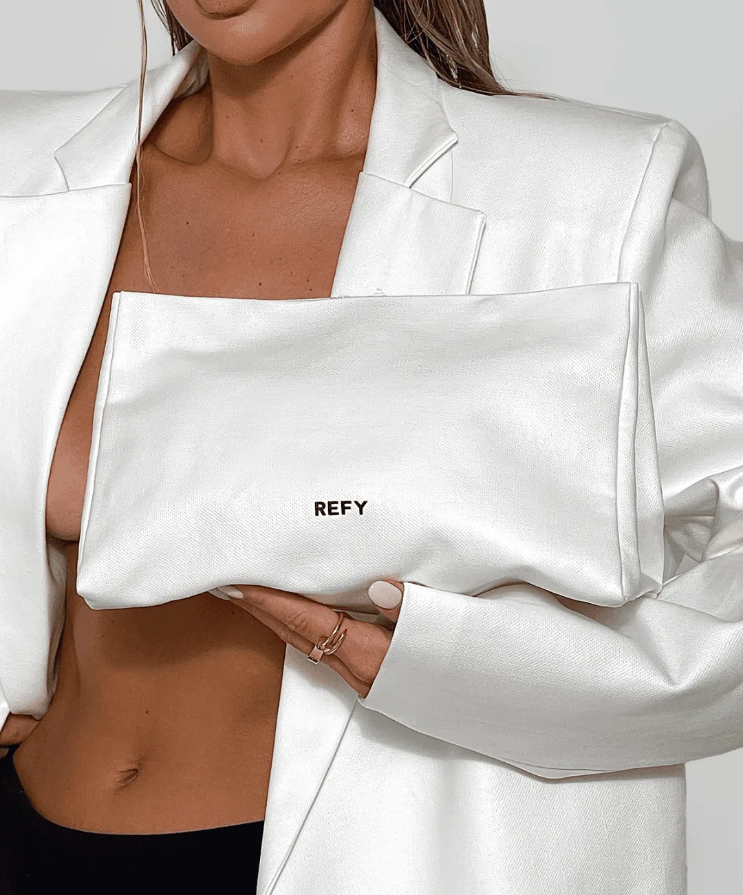 How to Clean Your Makeup Bag and Keep It Hygienic: Essential Tips for Beauty Cleanliness