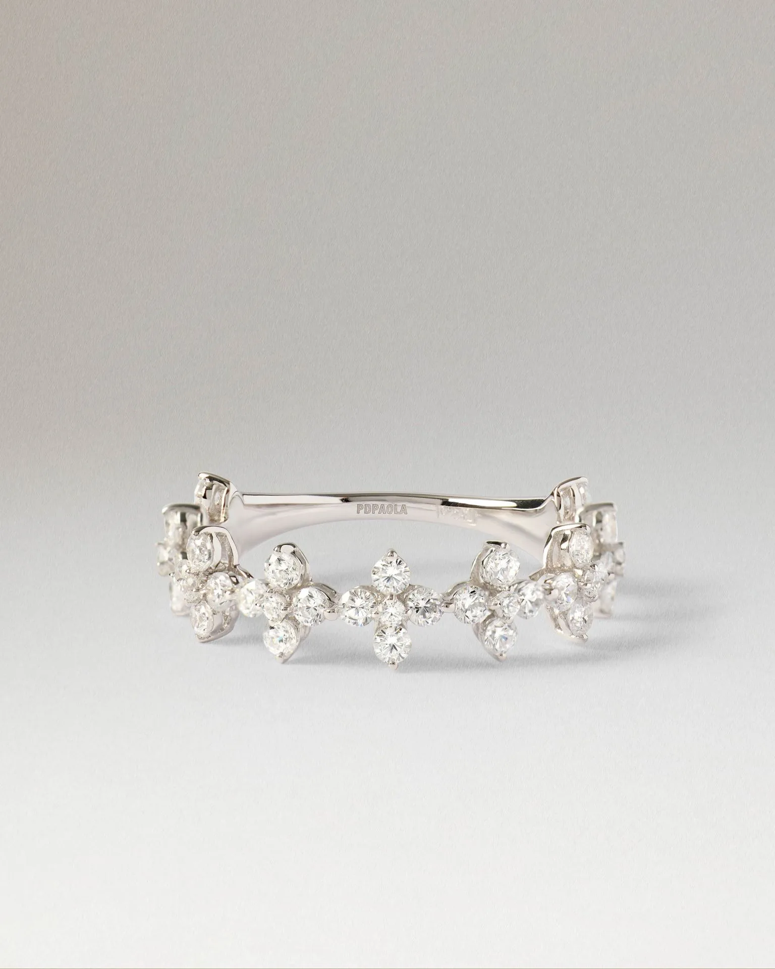 How to Stack Rings for a Trendy Look: Tips and Tricks