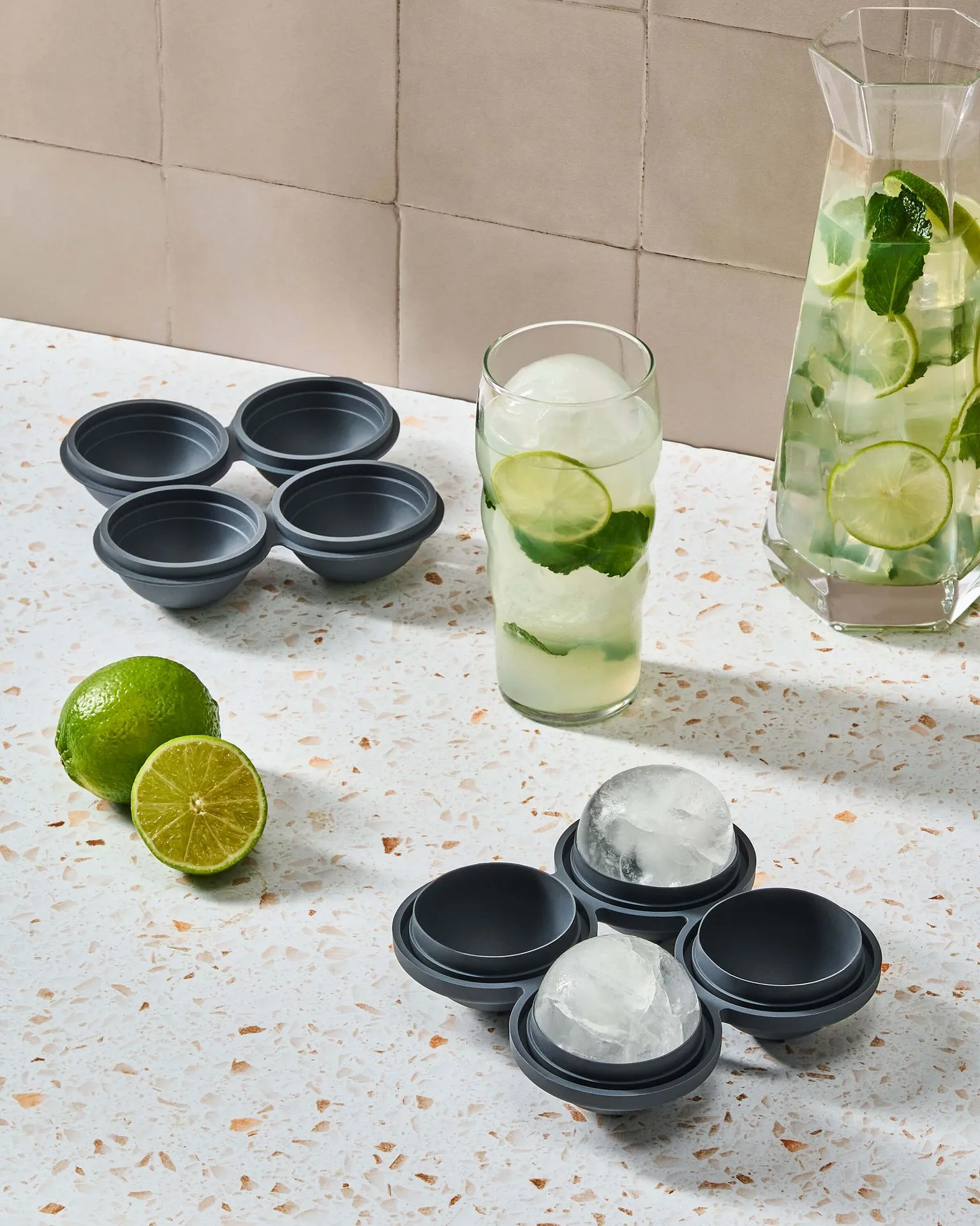 How to Choose the Right Ice Cube Tray: Everyday vs Extra Large vs Water Bottle Tray