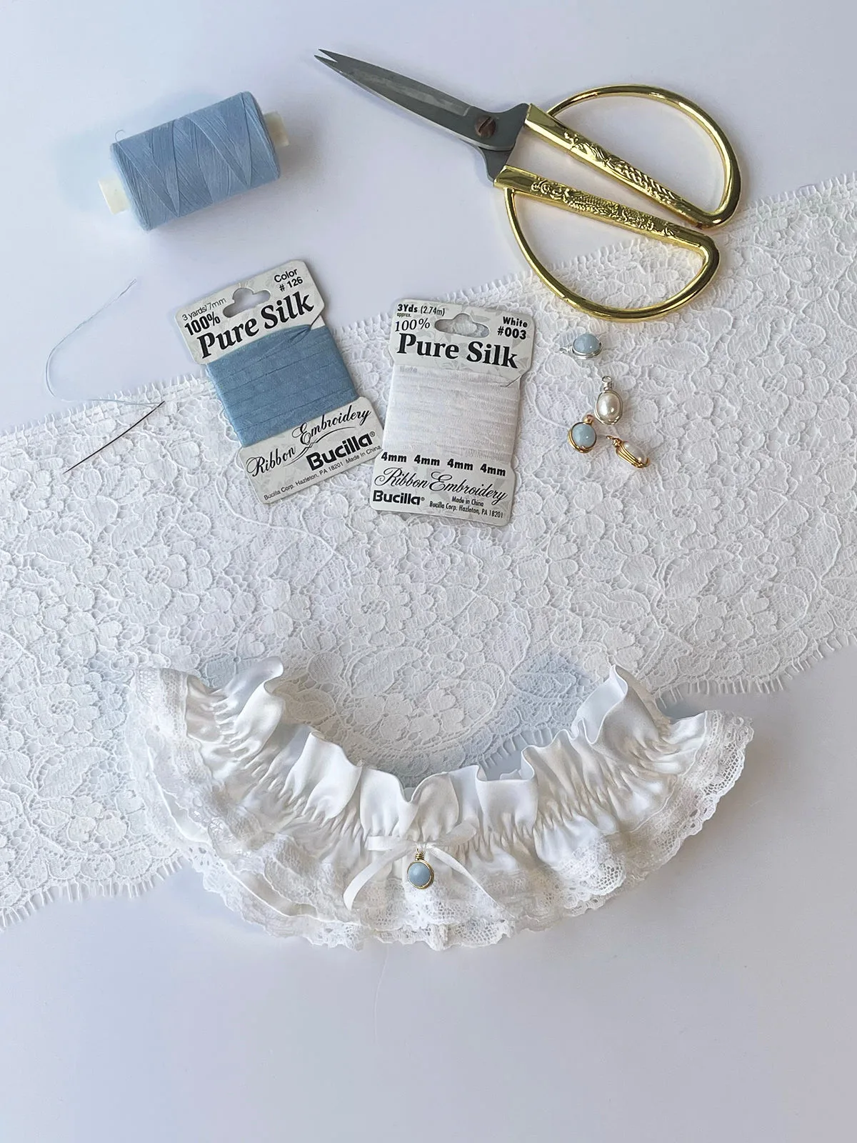 How to Choose a Garter for Everyday Wear
