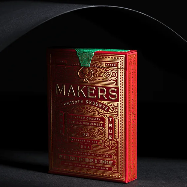 MAKERS Private Reserve ضد Smoke & Mirrors: أي مجموعة تناسب أسلوبك؟