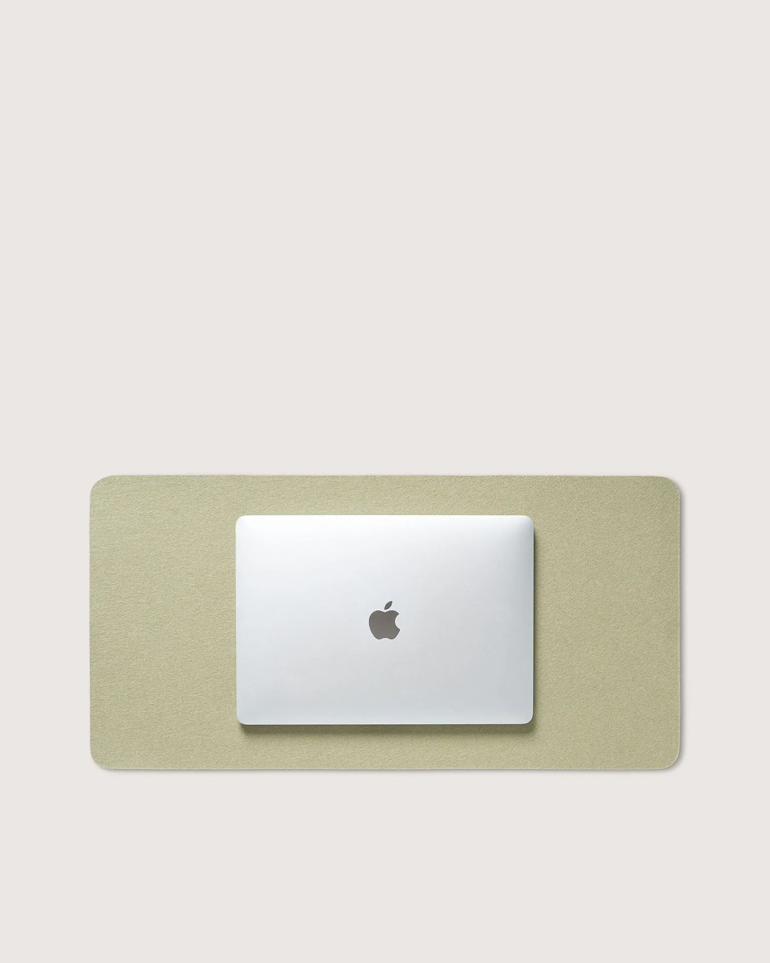 The Benefits of Merino Wool for Desk Accessories: Softness, Durability, and Sustainability