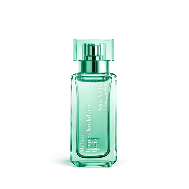 How to Choose a Perfume by Season: Your Ultimate Seasonal Fragrance Guide