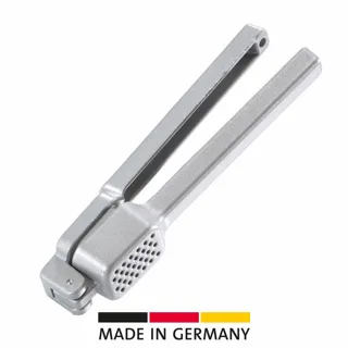 Garlic Press vs Garlic Chopper: Which Is Better for Your Kitchen?