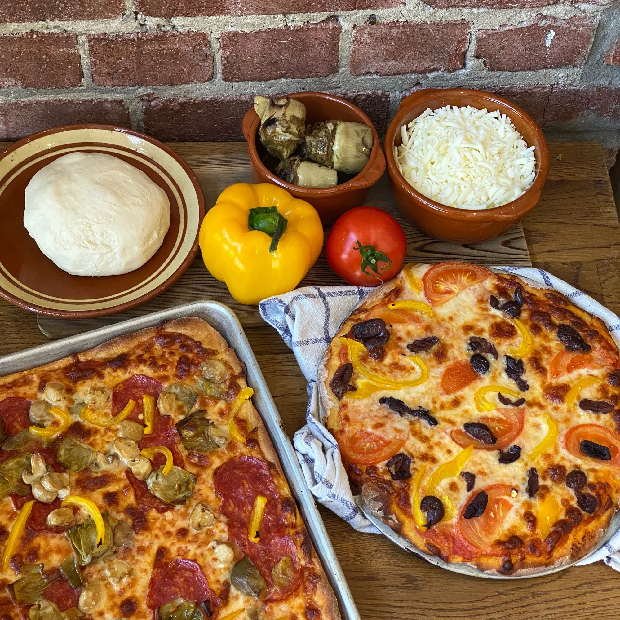 Family Pizza Kit vs Single: Which One to Pick?