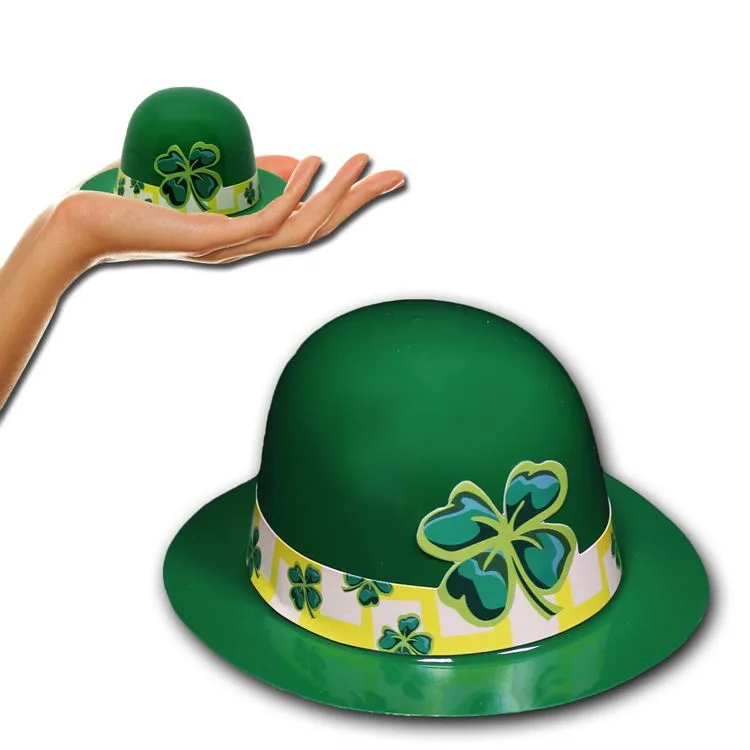 Cappello Derby verde vs scrunchie LED: accessori per feste
