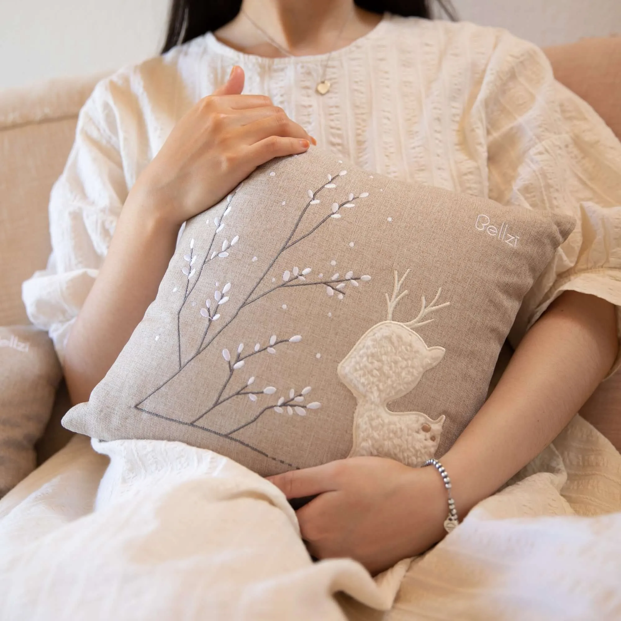 Deeri Pillow