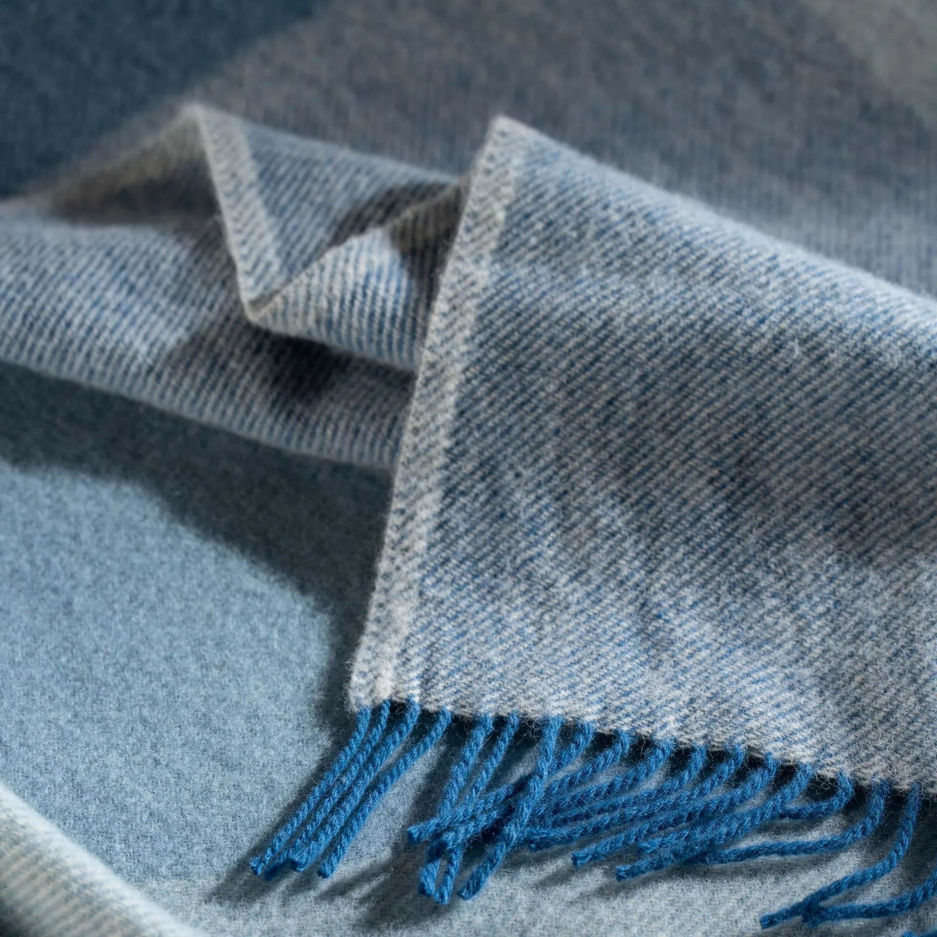 Blue/Cream Pure Wool Block Colour Check Throw