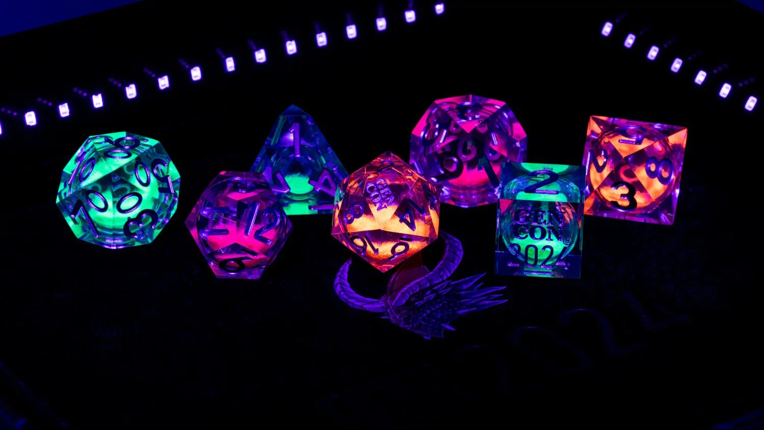 Liquid Core vs Resin Dice: Which UV Reactive Set Wins?
