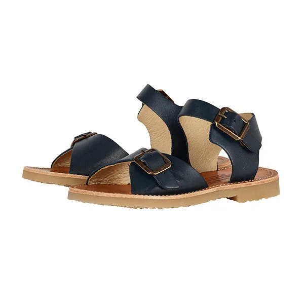 How to Choose Between Sonny Double Buckle and Snoopy Sandals
