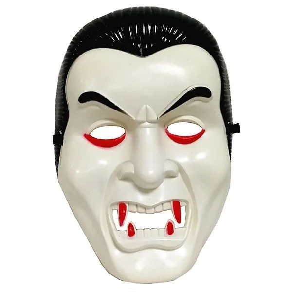 Zombie- vs. Vampir-Maske: Welche erschreckt mehr?