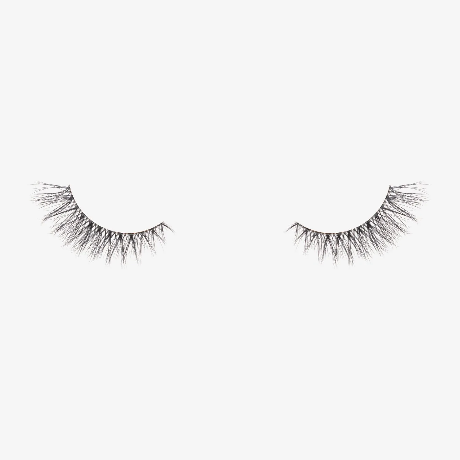 How to Apply Strip Lashes for Beginners: A Step-by-Step Tutorial