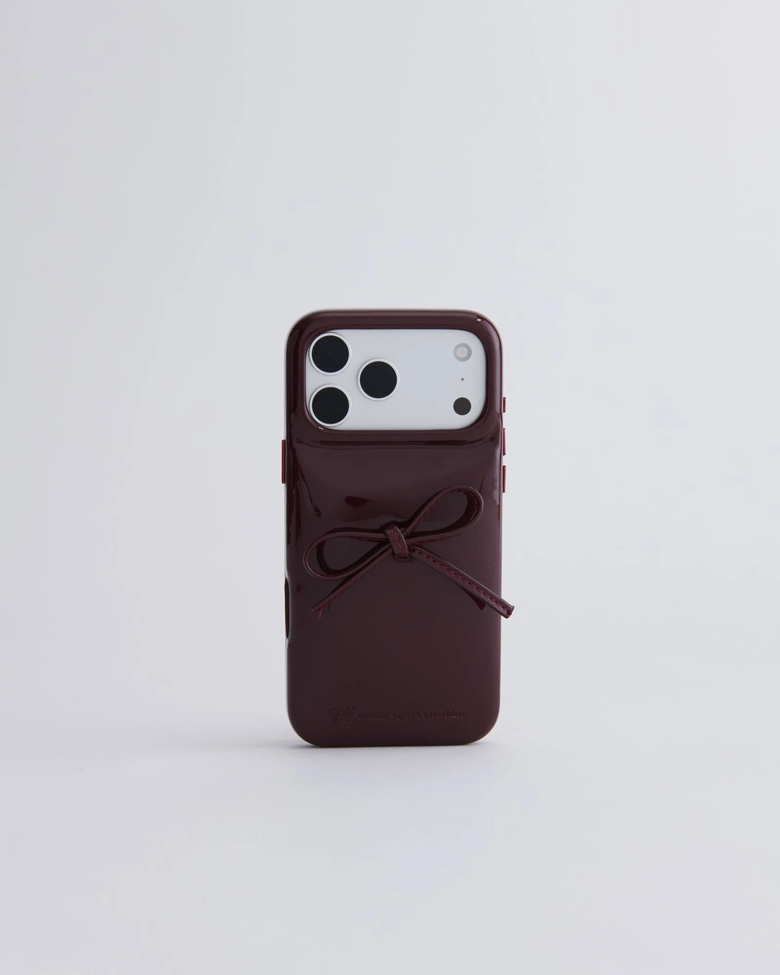 Jak čistit a pečovat o své pouzdro Soap Case Delicate Bow v barvě Dark Cherry