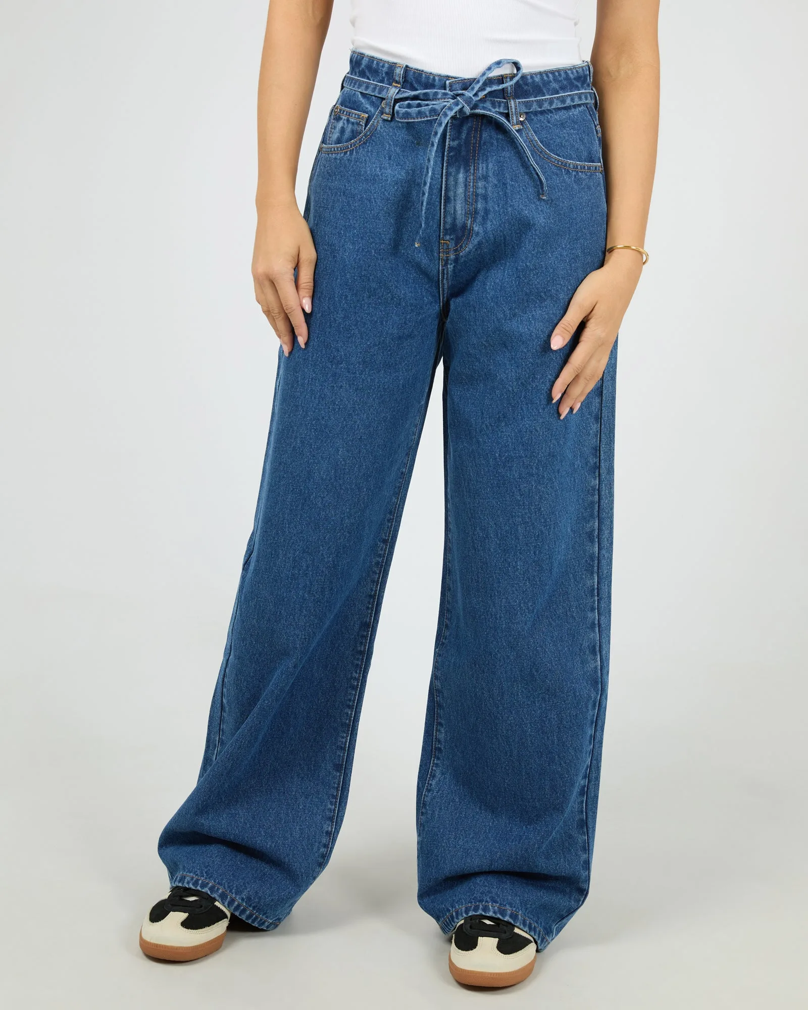 High Rise Baggy vs Slim Fit: Which Denim Suits You?