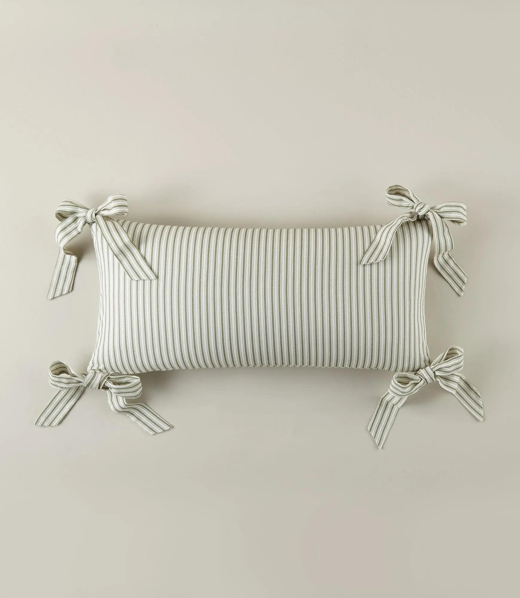 How to Style Oblong and Boudoir Pillows for a Designer Bed