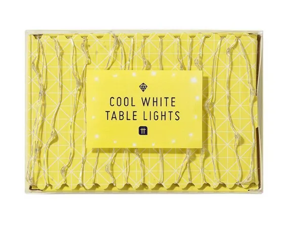 Cómo decorar con luces de mesa blancas para cualquier evento