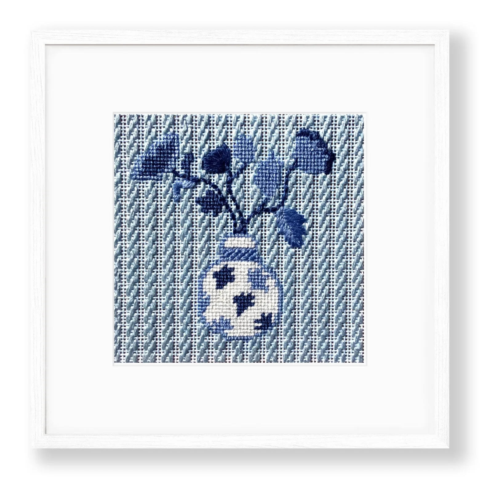 Kit di ricamo vaso con foglie blu e bianche