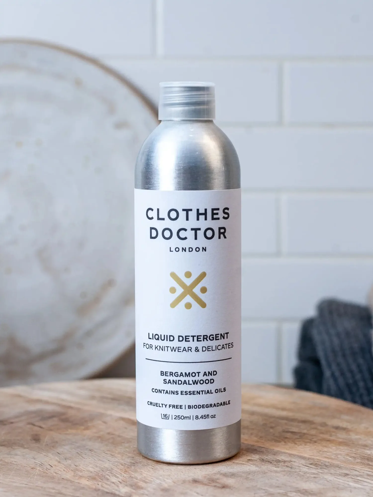 Detersivo per maglieria e capi delicati Clothes Doctor – Bergamotto e Sandalo