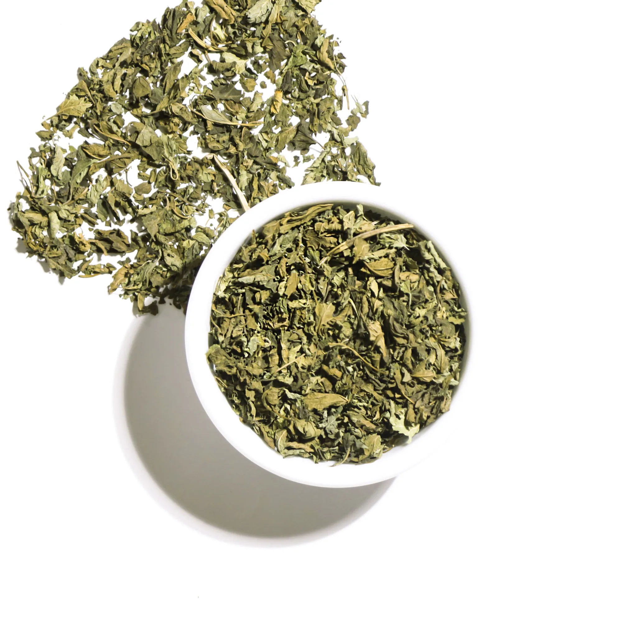 Chamomile vs Lemon Balm: Which Herbal Tea for Sleep?