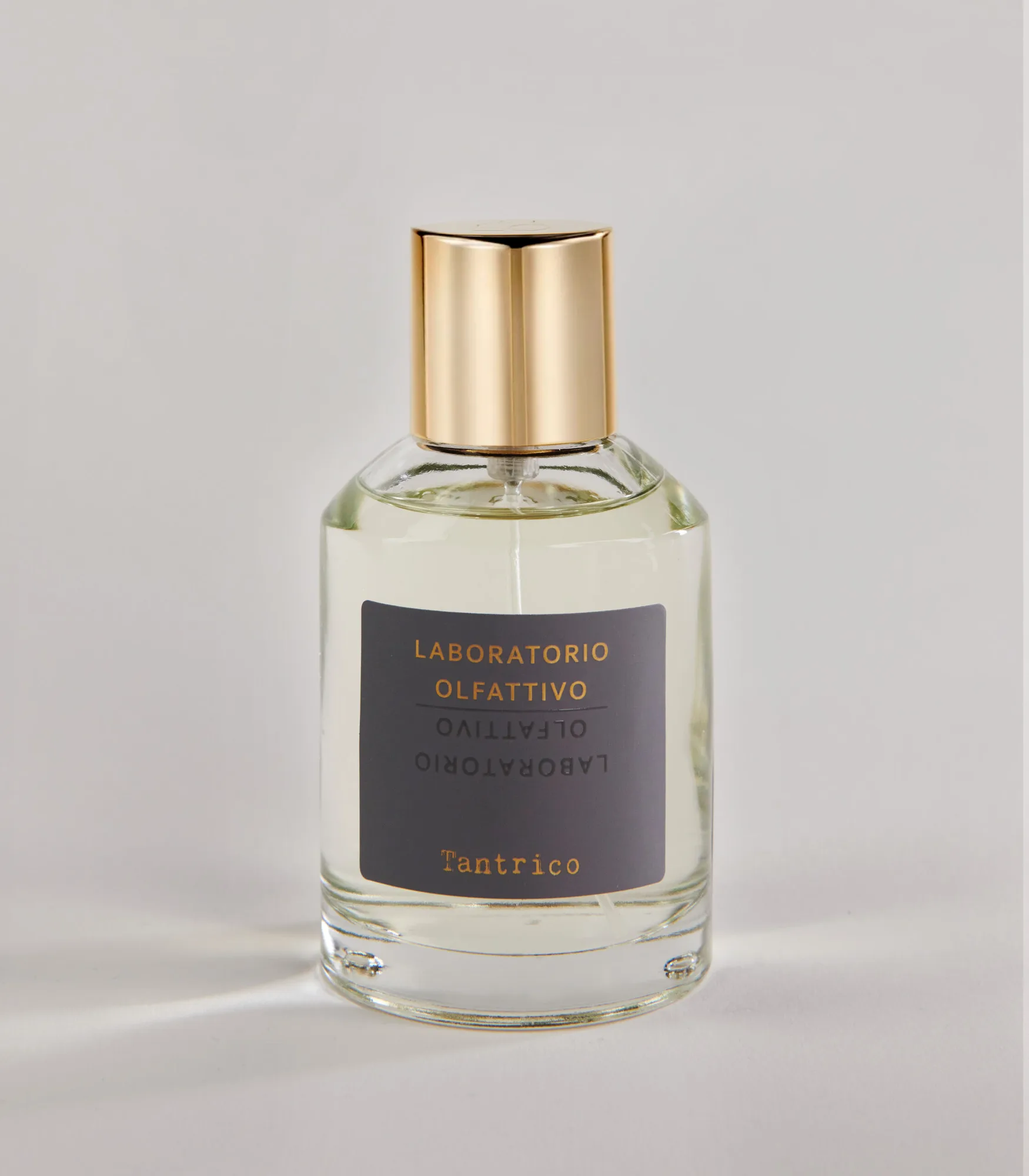 The Importance of Skin Moisturizing Before Applying Perfume: Boost Longevity & Scent