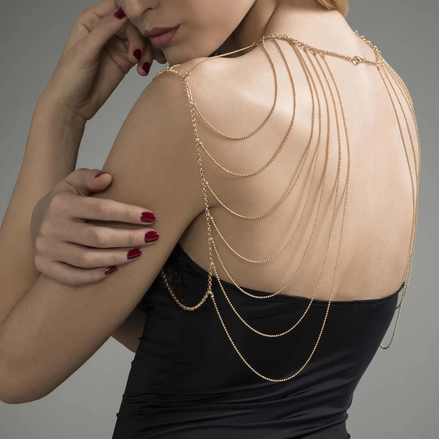 Magnifique · Shoulders and Back Jewelry