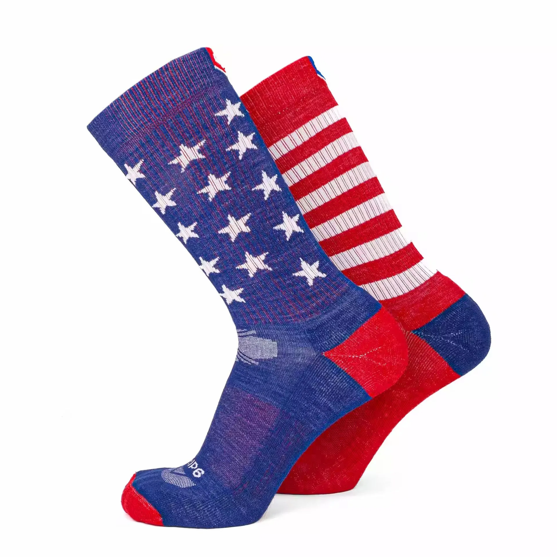 Best Hiking Socks for Cold Weather: Merino Wool Midweight vs Heavyweight Comparison