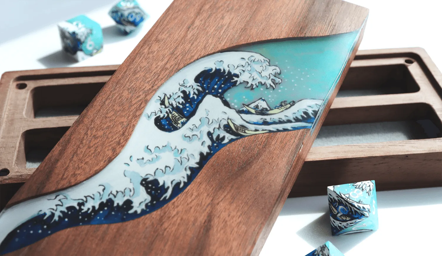 Crescent Rising Vault 與 Great Wave Vault 收納對決