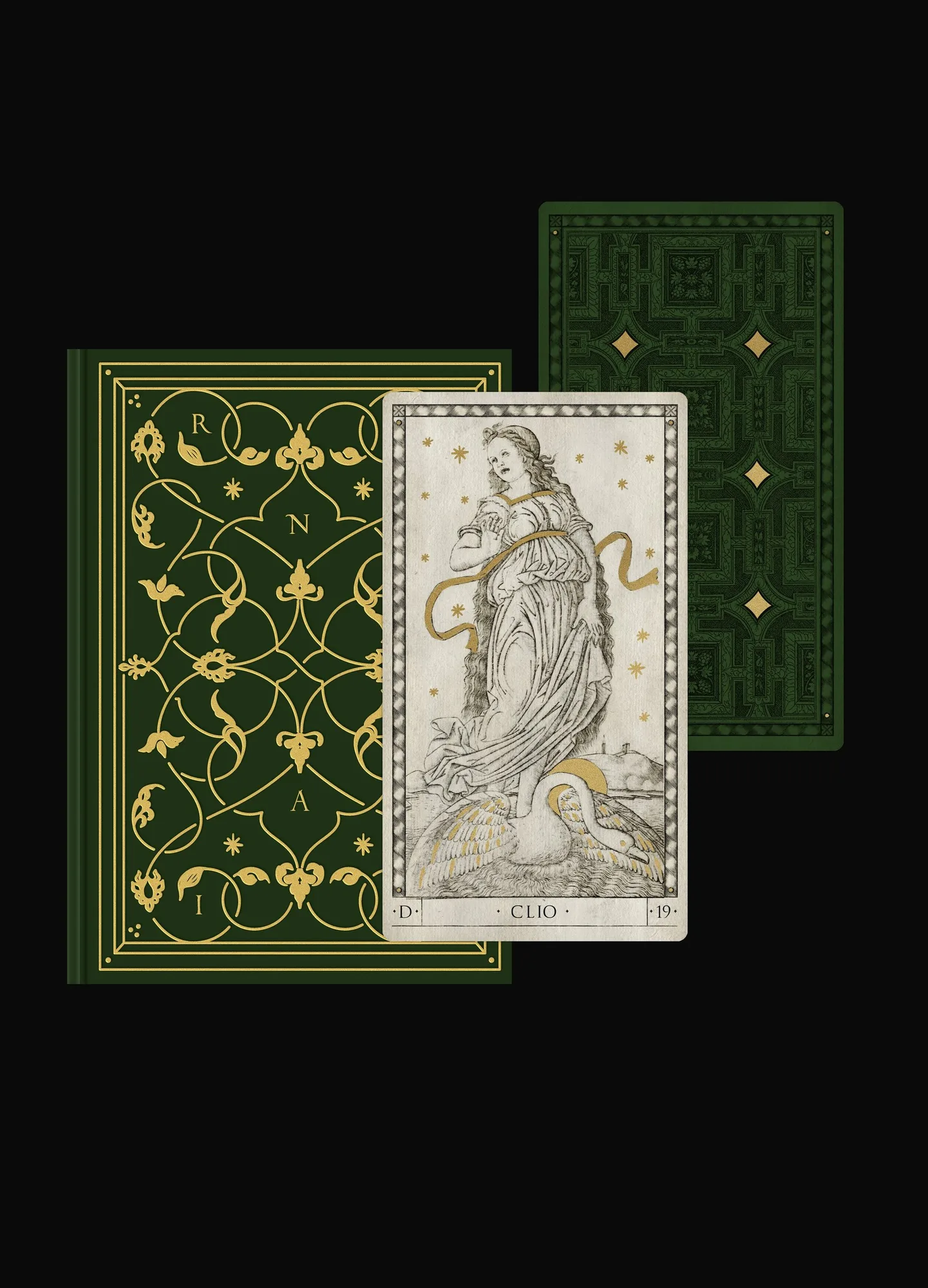 Renais Tarot Deck vs Standard Deck: Key Differences