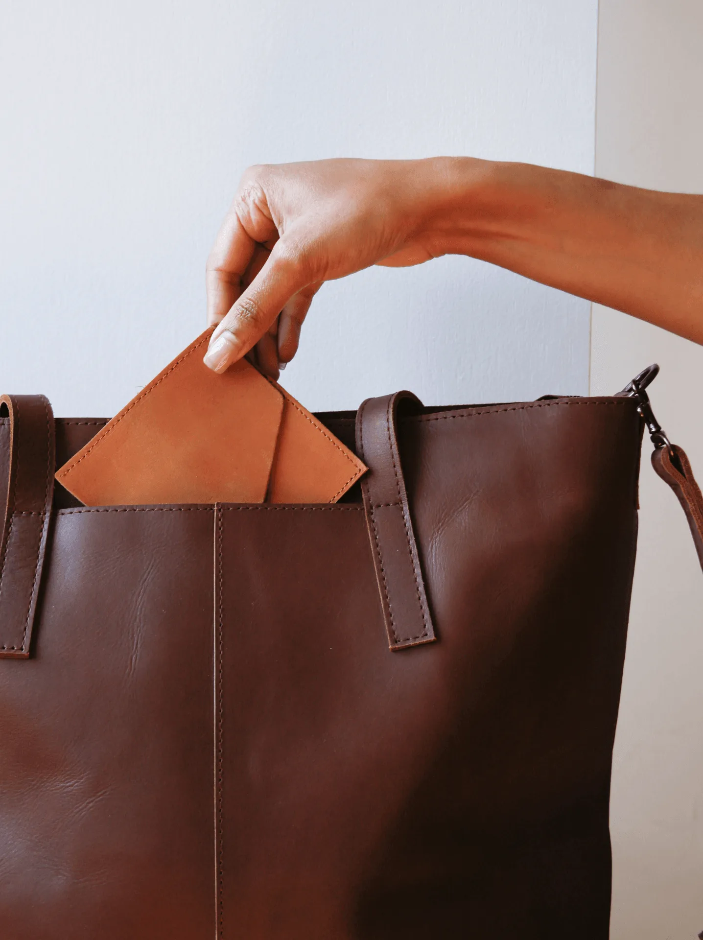 How to Style a Dopp Kit for Weekend Travel: Packing & Organization Tips