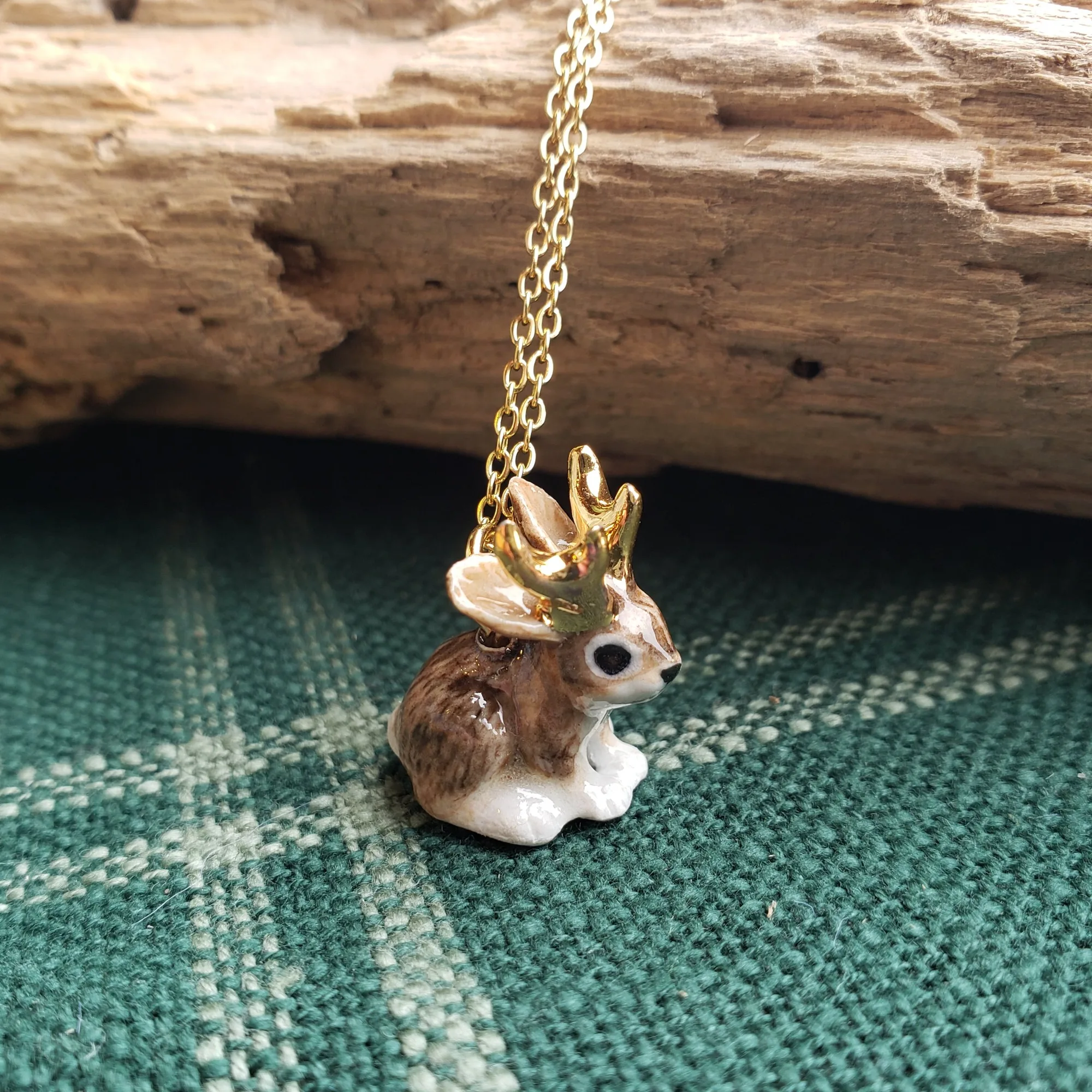 How to Choose a Porcelain Jackalope Pendant for Your Style