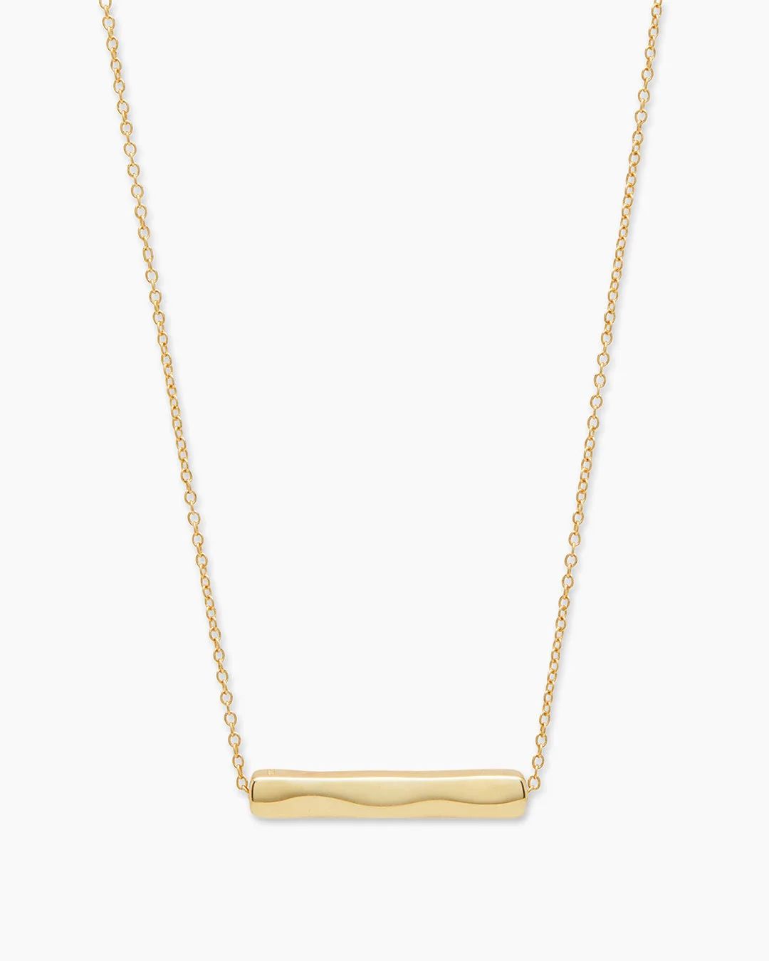 Reseña del collar colgante con iniciales Crew Alphabet: una pieza personalizada y audaz