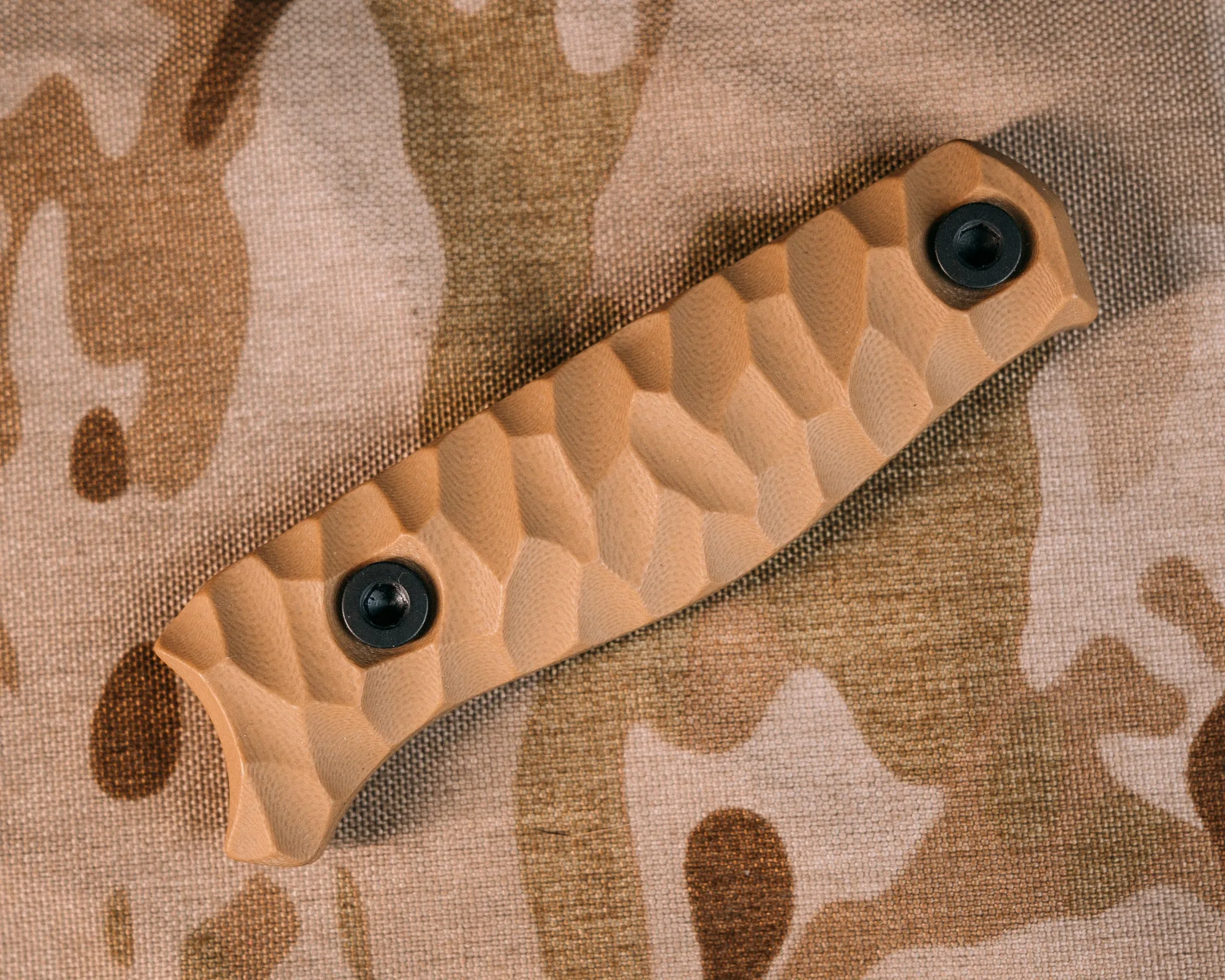 Field Knife Scales- G10 كايوتي، براغي ألن، قبضة كاوس